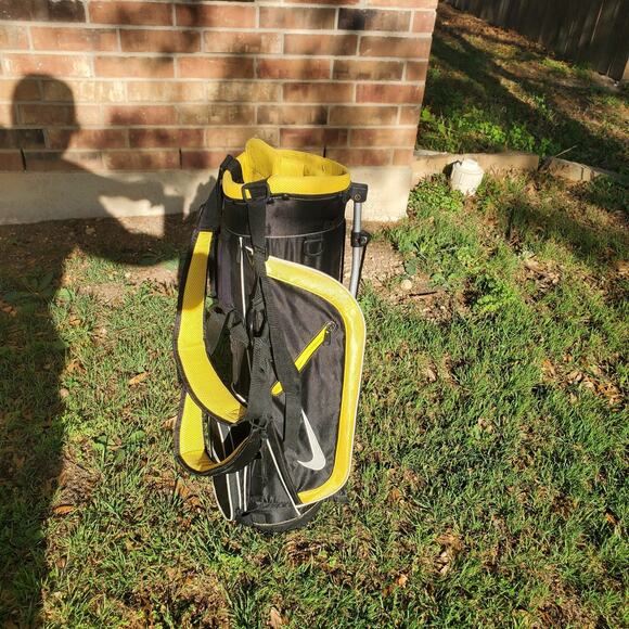 Nike Junior Golf BagStand